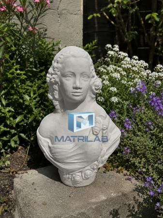 Female bust mold 59 cm H [1]