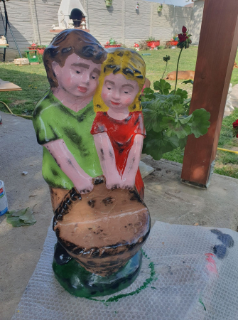 Girl and boy with basket mold 66 cm H [1]
