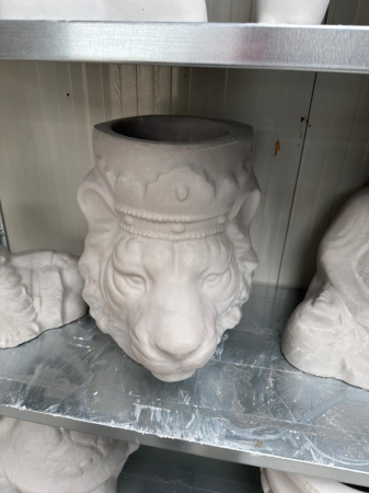 Matrita ghiveci cap de leu 38 cm H [1]