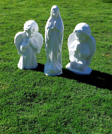 Matrita Ingeras in rugaciune 42 cm H [1]