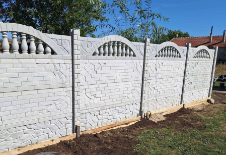 Set matrite gard panou complet cu 4 matrite de gard si 2 stalpi [1]